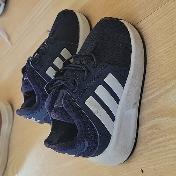 Adidas sneakers size 4k toddler - Picture 1 of 4